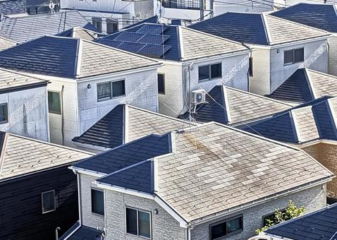 住宅街 見下ろすきれいに並んだ屋根の風景 住宅街 見下ろすきれいに並んだ屋根の風景の写真