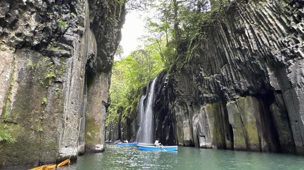 高千穂峡の真名井の滝 高千穂峡の真名井の滝 高千穂峡,柱状節理,峡谷の写真素材