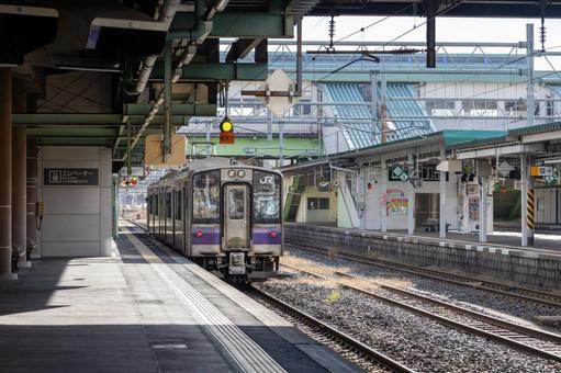 盛岡駅入線中の鉄道車両 盛岡駅入線中の鉄道車両 鉄道,車両,jrの写真素材
