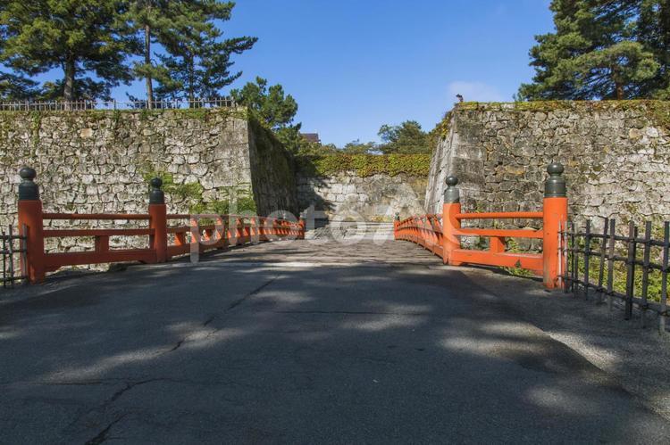 青空と会津の名城鶴ケ城 福島,会津,会津若松の写真素材