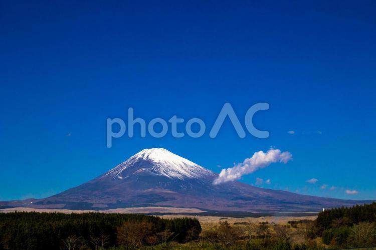 日本の富士山と青空と秋の紅葉 富士山,青空,空の写真素材