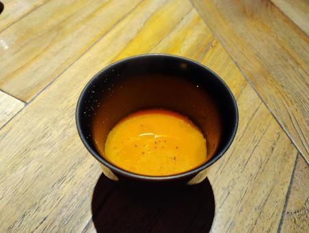 新玉ねぎとパプリカのポタージュ 新玉ねぎとパプリカのポタージュ 新玉ねぎ,パプリカ,ポタージュの写真素材