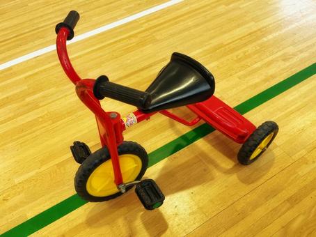 三輪車 三輪車 三輪車,子ども,幼児の写真素材