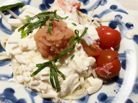 豆腐と明太子の冷製うどん、冷やしうどん 豆腐と明太子の冷製うどん、冷やしうどん うどん,冷やしうどん,豆腐の写真素材