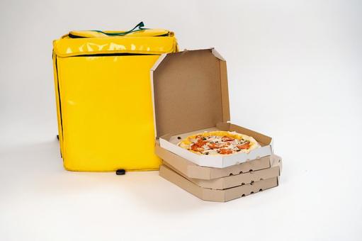 配達バッグと蓋を開けたピザ箱 配達,フードデリバリー,デリバリーの写真素材