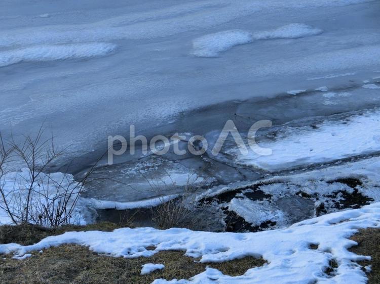 氷と雪の冬の榛名湖 榛名湖,湖,群馬の写真素材