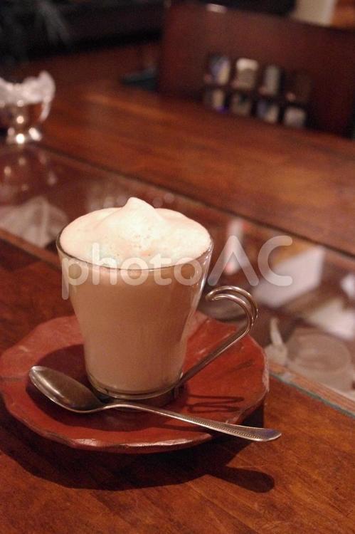 くつろぎのカフェタイム カフェ,ドリンク,机の写真素材