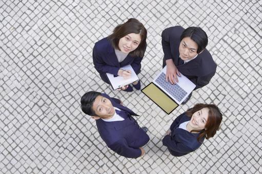 Business scene, 4-person team, meeting, business, businessman, team, JPG