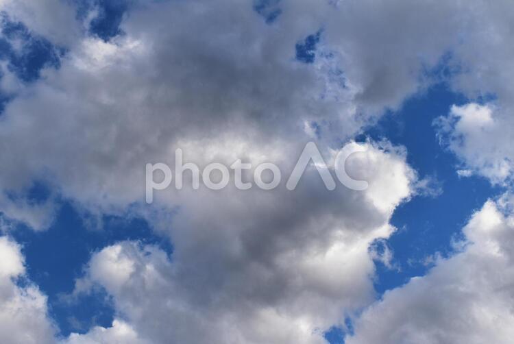 曇り時々晴れ４ 隠れる,輝き,希望の写真素材