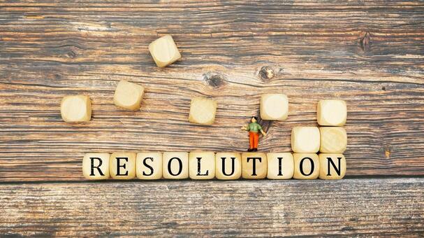 文字ブロックと人形　RESOLUTION ミニチュア,人形,ブロックの写真素材