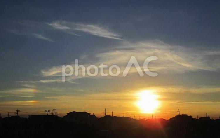 夕暮れ 夕暮れ,夕陽,夕焼けの写真素材