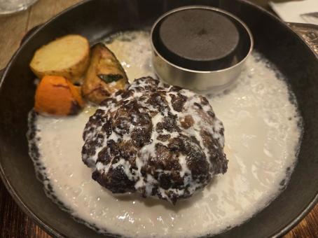 ランチ　チーズハンバーグ チーズ,ハンバーグ,ポテトの写真素材