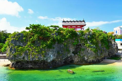 夏の沖縄　波上宮 沖縄,波上宮,夏の写真素材