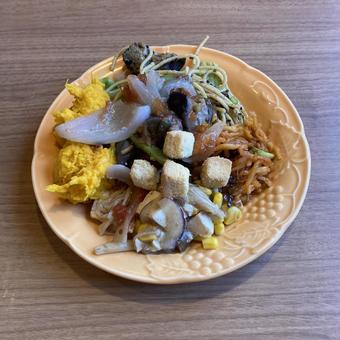 スパゲッティとサラダ スパゲッティとサラダ スパゲッティ,麺類,野菜の写真素材