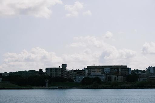 多摩川 狛江市側から登戸周辺を臨む 多摩川 狛江市側から登戸周辺を臨む 多摩川,登戸,街並みの写真素材
