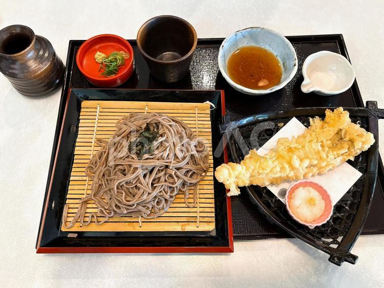 ざるそばと白身魚の天ぷらセット ざるそば,そば,麺類の写真素材