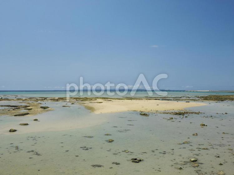 豊見城道路から見た慶良間諸島（沖縄県豊見城市瀬長） 慶良間諸島,砂浜,浜辺の写真素材