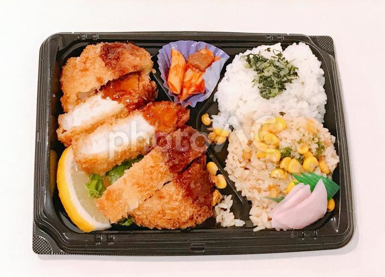 とんかつ弁当 とんかつ弁当,とんかつとうもろこし弁当,とんかつの写真素材