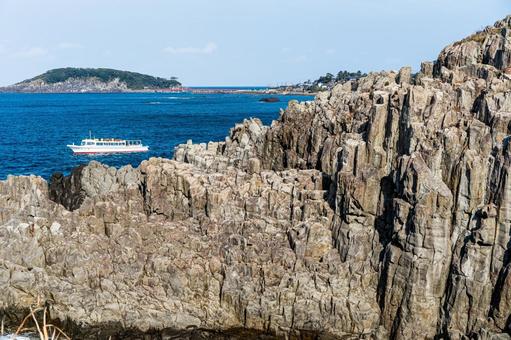東尋坊　日本海にそびえる断崖と荒波の絶景 東尋坊,海,崖の写真素材