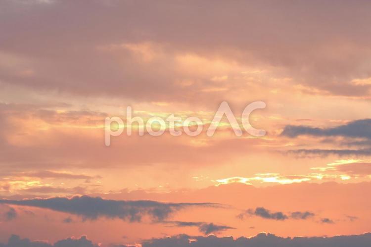 朝焼け　日の出　dawn  朝焼け,夜明け,朝焼け雲の写真素材