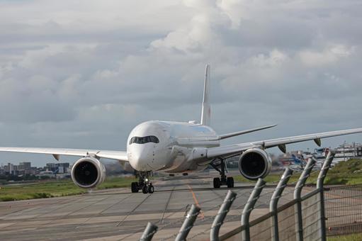 福岡空港の美しい都市型空港の風景 飛行機,航空機,旅客機の写真素材
