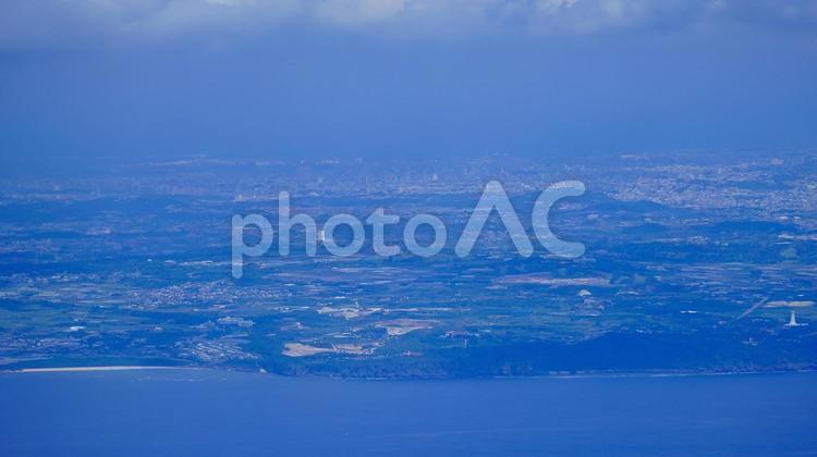 空から撮影した沖縄本島 海,沖縄,島の写真素材