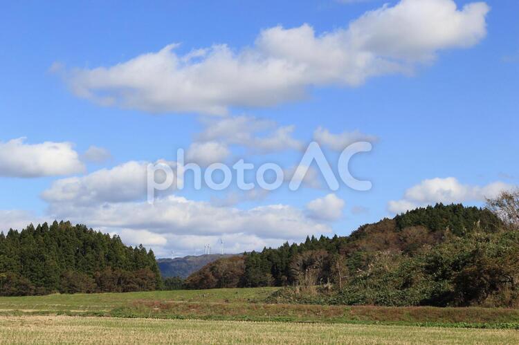 山と白い雲の風景　２ 自然,山,雲の写真素材