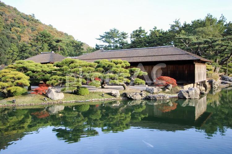 香川県・栗林公園 公園,反射,家の写真素材
