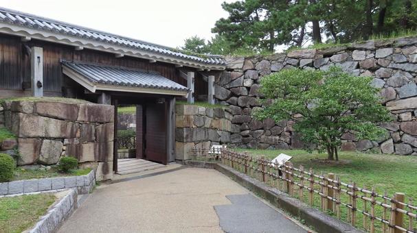名古屋城 本丸 不明門 内側 御殿椿 名古屋城 本丸 不明門 内側 御殿椿の写真