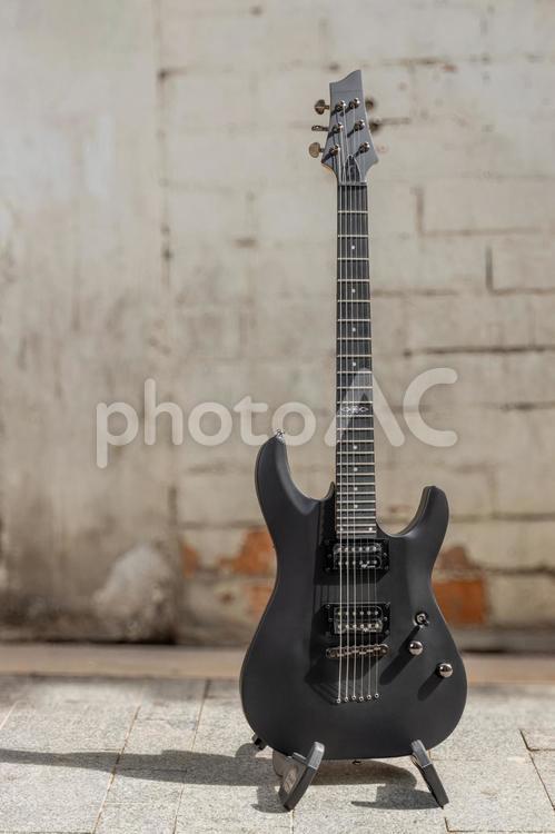 黒いエレキギター エレキギター,楽器,音楽の写真素材