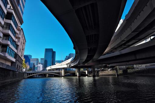 首都高速都心環状線と江戸橋・超高層ビル 日本橋川,首都高速都心環状線,江戸橋の写真素材