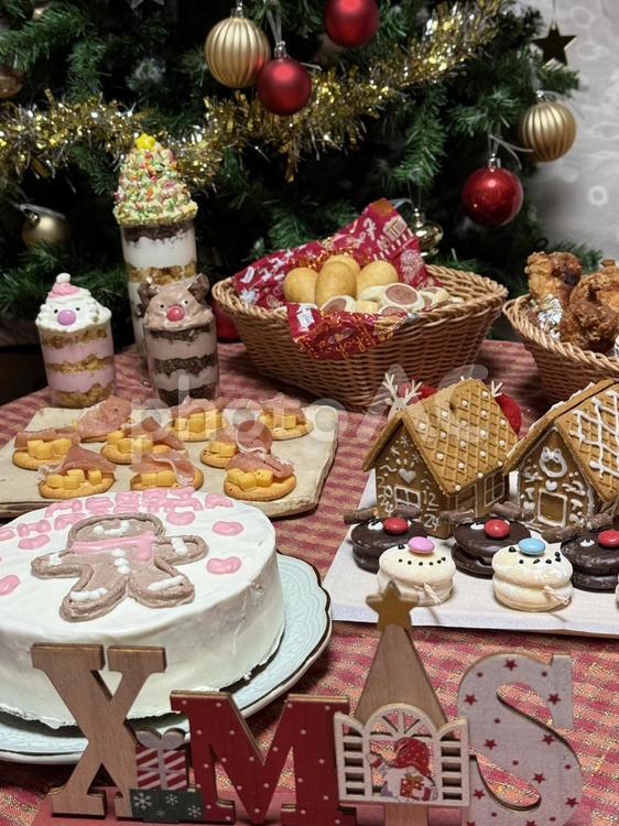 クリパ サンタ,クリスマス,クリスマスパーティーの写真素材