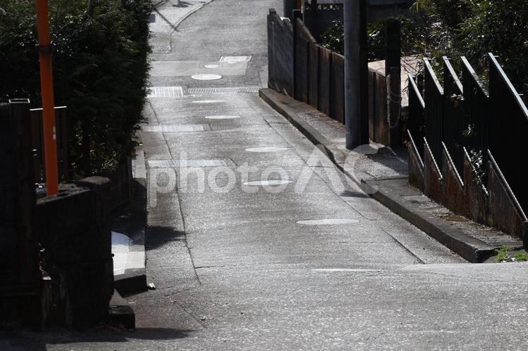 坂道のある町並みの風景 坂道,町並み,風景の写真素材