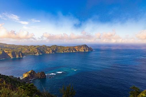 小笠原諸島・父島 旭山山頂から望む絶景 小笠原諸島・父島 旭山山頂から望む絶景 父島,小笠原諸島,旭山の写真素材