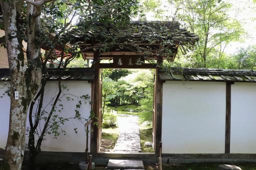 金福寺 中門 金福寺 中門 金福寺,中門,佛日山の写真素材