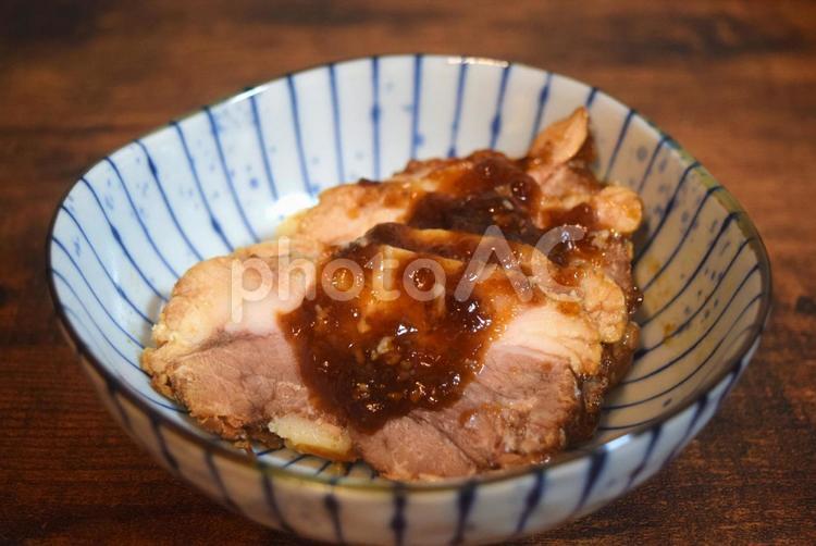 濃厚なタレが絡んだ豚の角煮 豚ロース,チャーシュー,甘みその写真素材