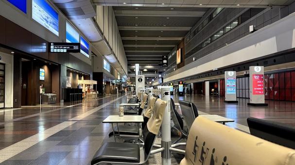 東京国際空港　人がいない第１T出発ロビ－ 羽田空港,第一ターミナル,第１ターミナルの写真素材