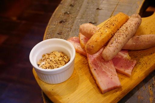 ソーセージとベーコン ソーセージ,ベーコン,焼肉の写真素材