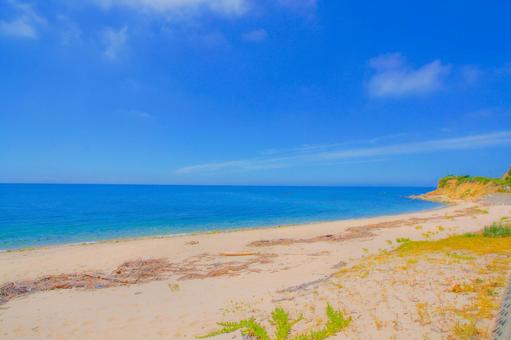 白い砂浜と海 砂浜,夏,夏のイメージの写真素材