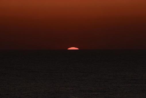 夕陽 夕陽 夕陽,夕焼け,夕日の写真素材