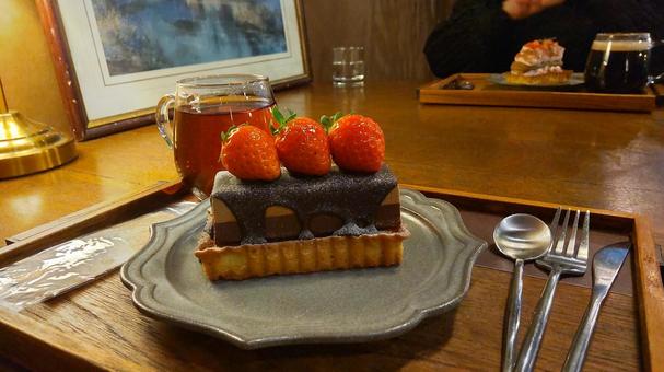 苺のチョコタルト 喫茶店,デザート,スイーツの写真素材