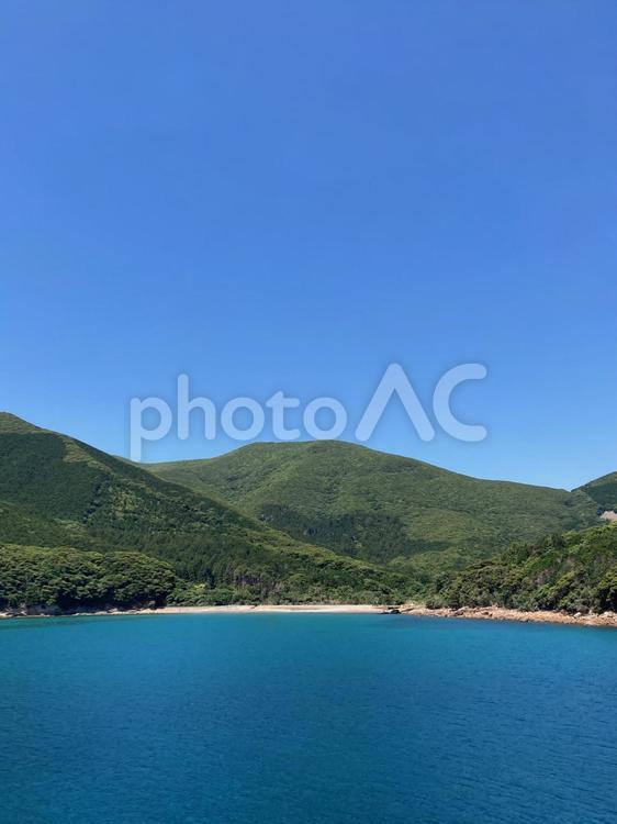 青い海と青い空の島_2 島,青い海,青い空の写真素材
