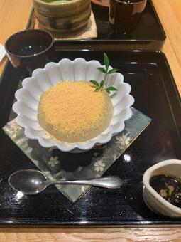 大きなわらび餅 大きなわらび餅 わらび餅,和菓子,和の写真素材