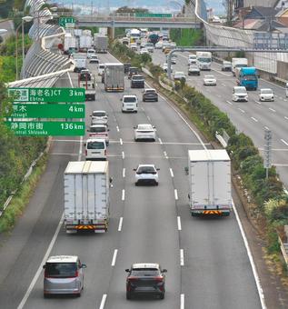 東名高速道路 海老名サービスエリア付近 道路,渋滞,ハイウェイの写真素材