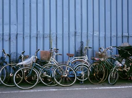 放置自転車	 自転車,放置自転車,不法投棄の写真素材