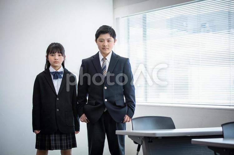 制服を着た男女の学生 制服,学生服,男女の写真素材