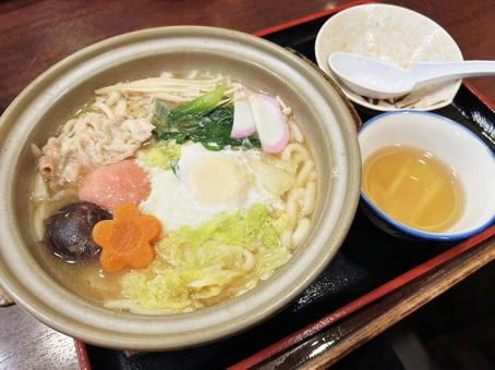 あつあつの鍋焼きうどん うどん,熱い,ぽかぽかの写真素材