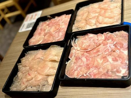 鍋用の鶏肉 鍋用の鶏肉の写真