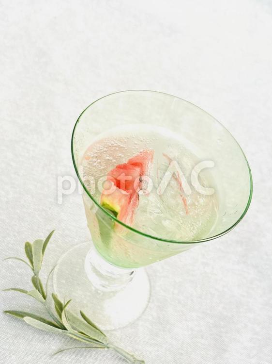 北欧風テイストの涼感ドリンク 透明ガラス,ウォーターメロン,夏の写真素材