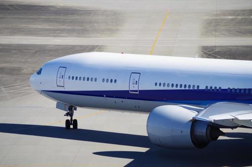 飛行機 飛行機,旅客機,航空機の写真素材